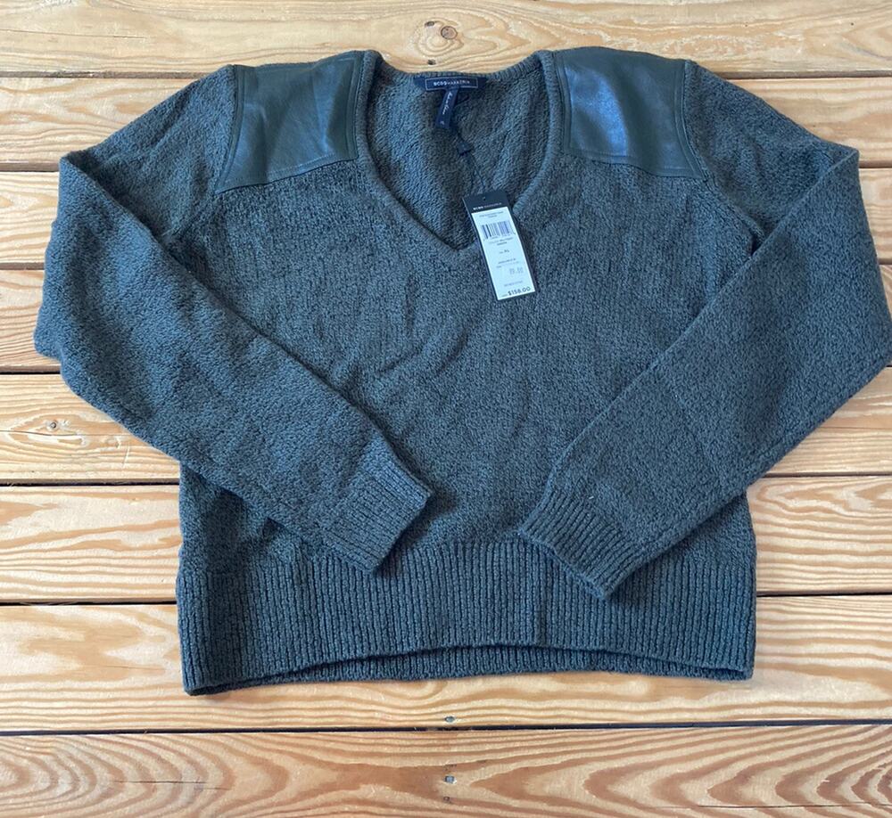 bcbg maxazria NWT $158 women’s shoulder patch pullover sweater size M Black B11